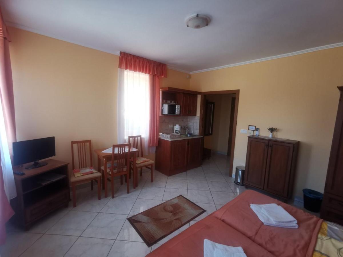 Hotel Harmonia Panzio Sárospatak Exteriér fotografie