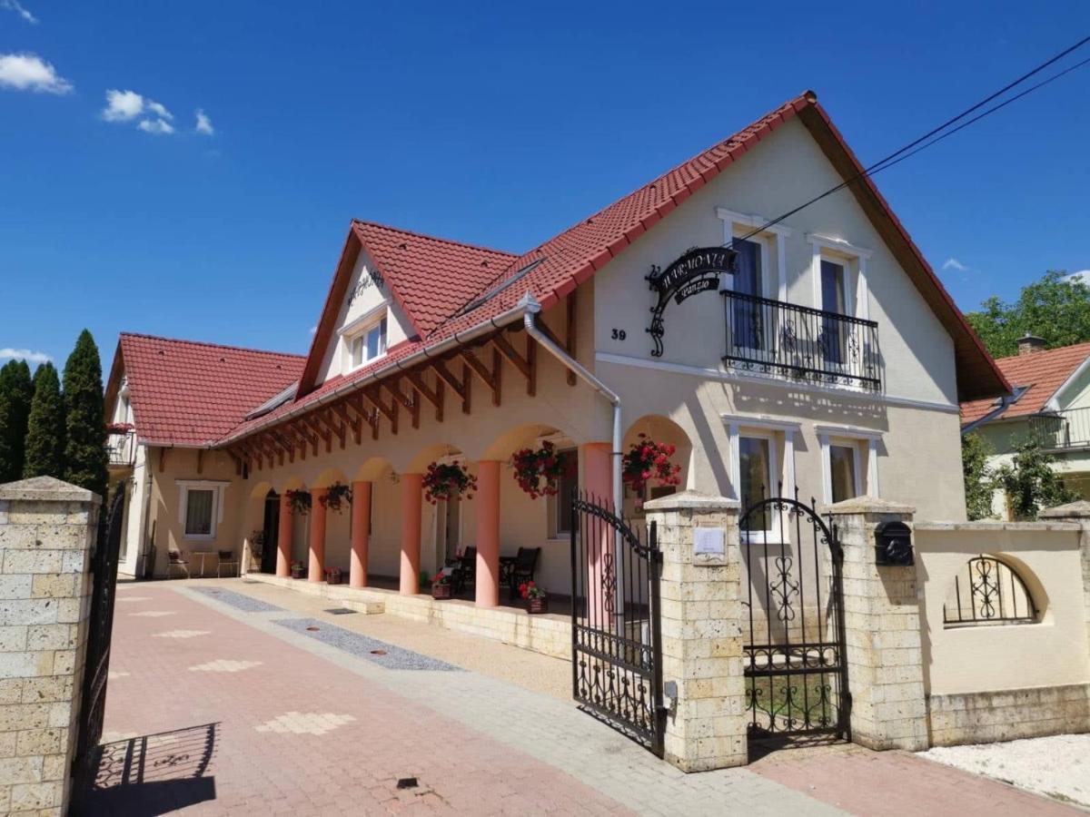 Hotel Harmonia Panzio Sárospatak Exteriér fotografie